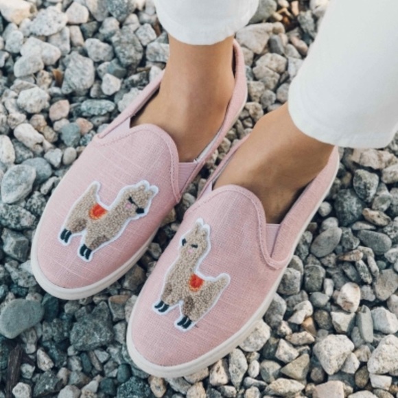 soludos llama slip on